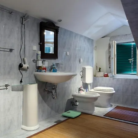 Apartments With Wifi Split - 8672 Split