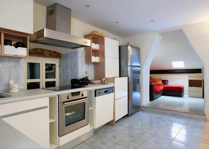 Apartment Apartments With Wifi Split - 8672 Split