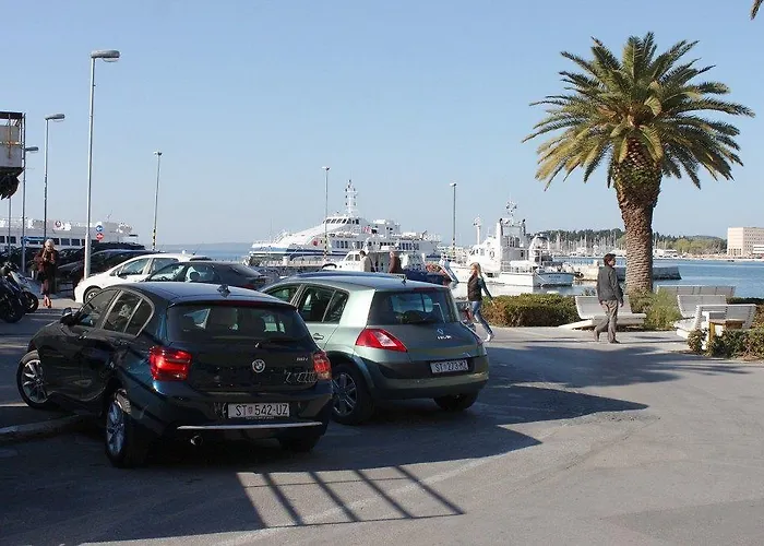 Apartment Apartments With Wifi Split - 8672 Split